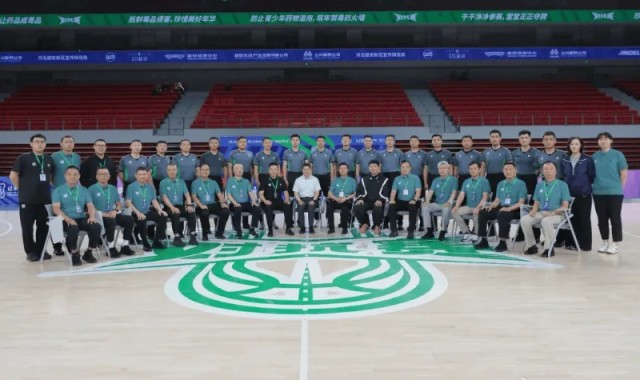 媒体人：郭振明领导下的篮协对裁判管理力度有明显提升