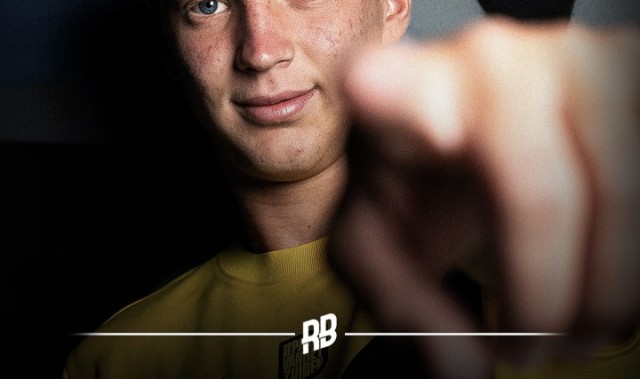 Baccarat Gaming-刚完成荷甲首秀！18岁荷兰小将宣布即刻退役：这不是我想要的人生